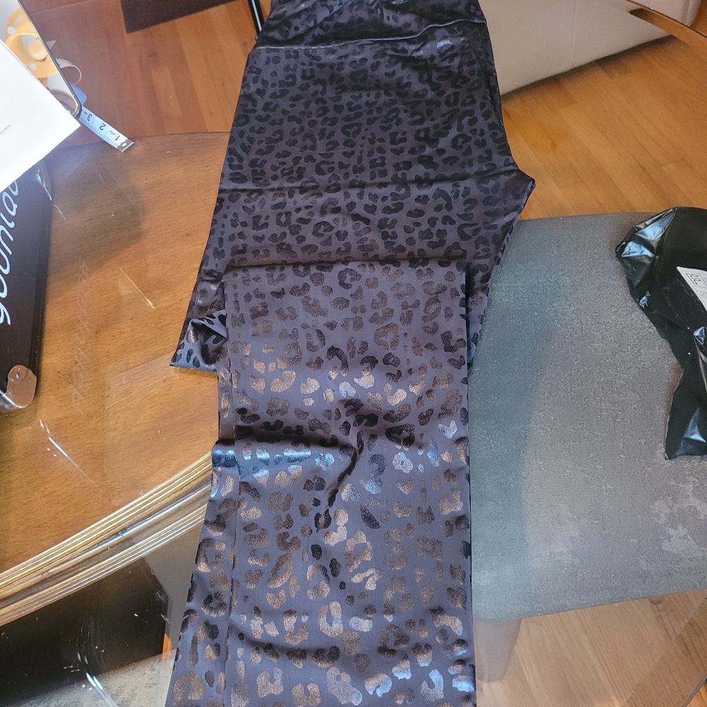Leopard print leggings